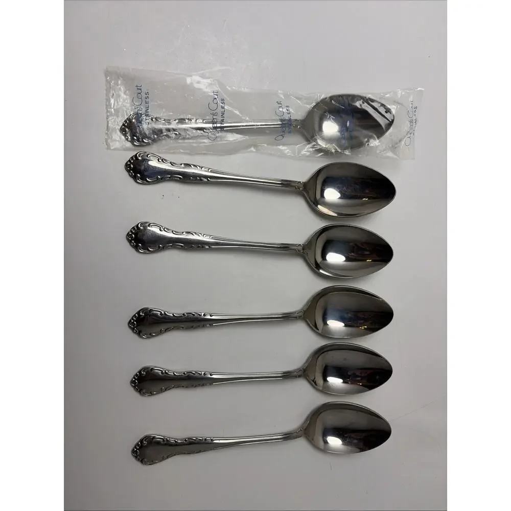 Vintage QUEEN'S COURT 6 Place Oval Soup Spoons 7 1/2